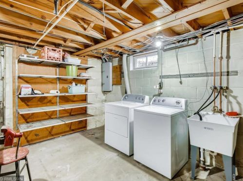 1429 County Road B, Saint Paul MN  55113-4216 exterior