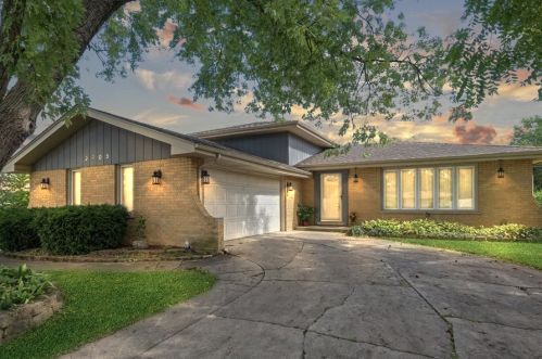 9905 86th Ct, Palos Hills, IL 60465-1101