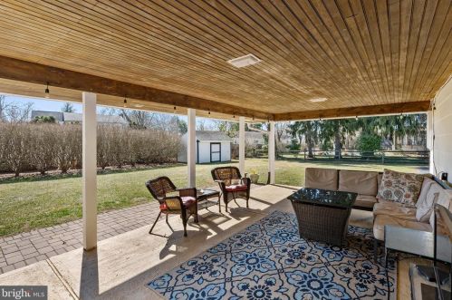 10 Gloucester Ln, Trenton NJ  08618-1006 exterior