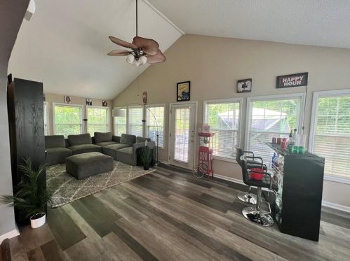 6664 Saganaw Dr, Rex GA 30273-2227 exterior