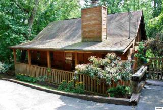 1590 Walt Price Rd, Pigeon Forge, TN 37876-7441