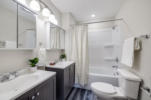 1374 26th Ave, Saint Paul MN  55112-6315 exterior