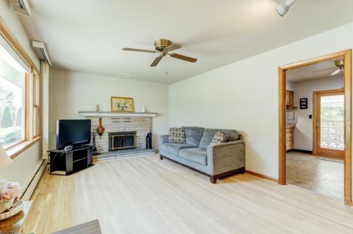 2 Maria Ln, Kinnelon, NJ 07405-2861