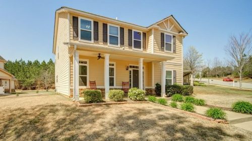 126 Newnan Lakes Blvd, Newnan, GA 30263-5770