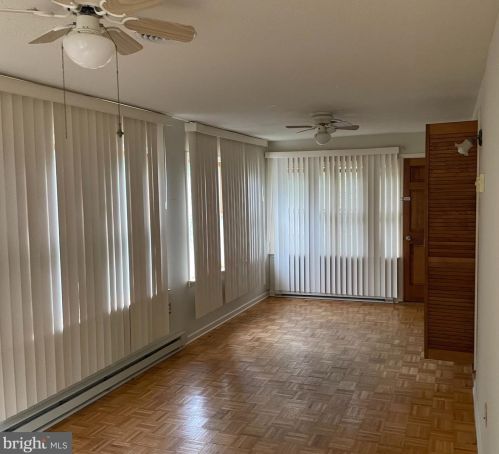 251 Fairway Cir, Cross Junction VA  22625-2020 exterior