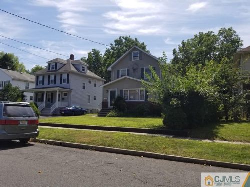 327 Oak Pkwy, Green Brook, NJ 08812-1616