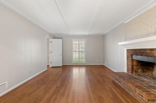 325 Hunters Gln Ct, Atlanta GA  30328-1710 exterior