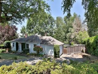 9639 Crystal View Dr, Portland, OR 97266-6131