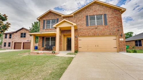114 Branding Iron Dr, Waxahachie, TX 75165-5351
