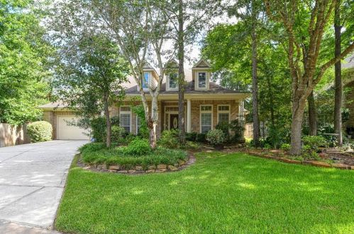 6 Weeping Spruce Pl, Conroe TX  77384-4773 exterior