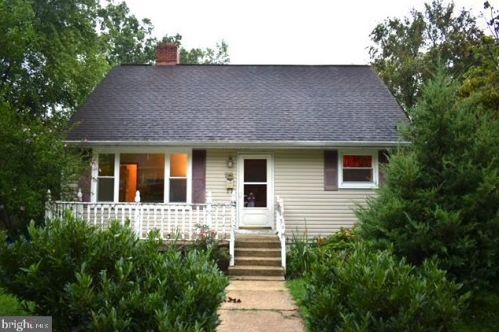 910 Robin Rd, Silver Spring, MD 20901-1871