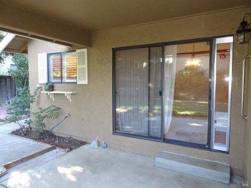 195 Bighorn Ct, Vacaville CA  95687-3438 exterior