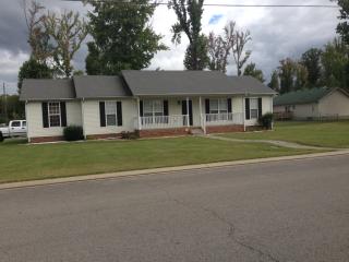 1815 Westerwald Dr, Murfreesboro, TN 37127-7242
