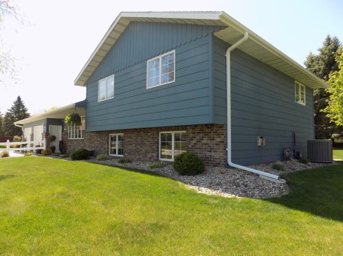1530 Southview Ct, Fairmont, MN 56031-4564