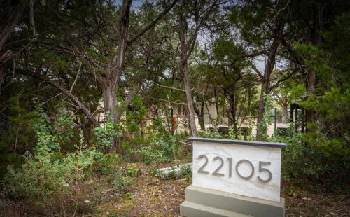 22105 Scenic Loop Rd, San Antonio, TX 78255-2248
