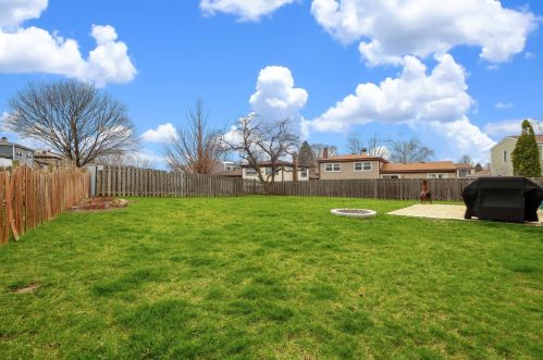 510 Cyn Trl, Carol Stream IL  60188-1364 exterior