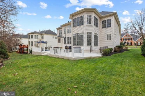 7305 Laurel Creek Ct, Springfield VA  22150-4912 exterior