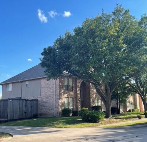 1004 Seminole Trl, Carrollton, TX 75007-2876