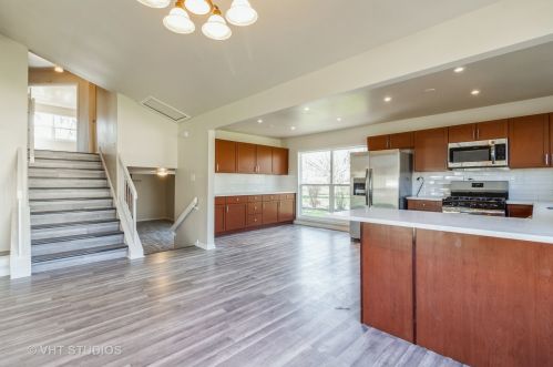 2 Bunting Cir, Lemont IL  60440-1224 exterior