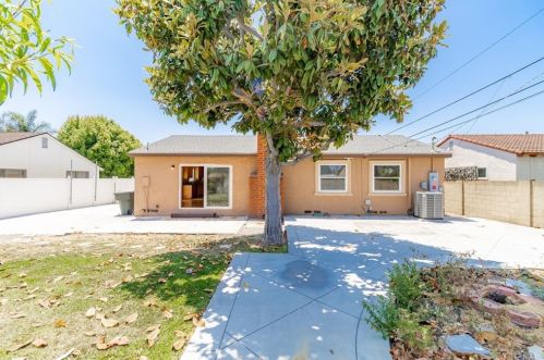 2949 Bridgeport Ave, Anaheim CA  92804-2049 exterior