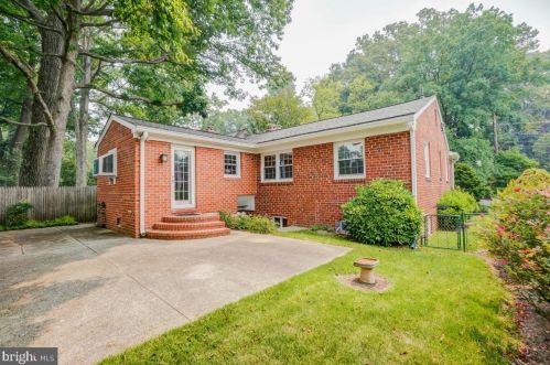 106 Lynnmoor Dr, Silver Spring MD 20901-1516 exterior