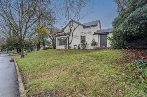 304 La Loma Ave, Modesto, CA 95354-1330
