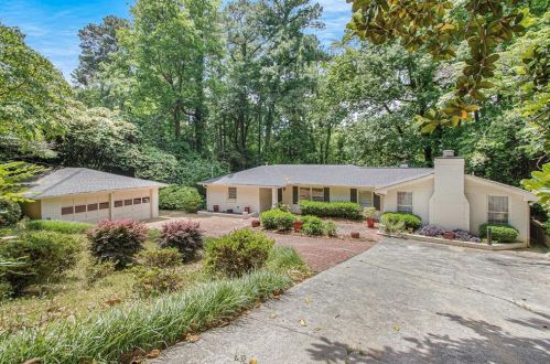 4142 Haverhill Dr, Atlanta GA  30342-3818 exterior