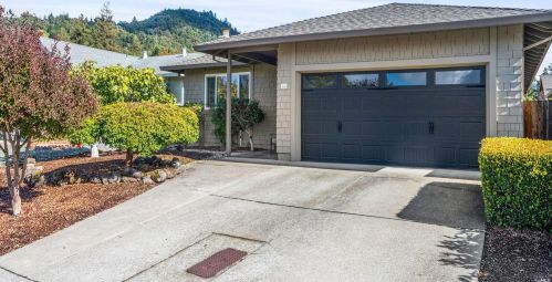 306 Vineyard Dr, Healdsburg, CA 95448-4345