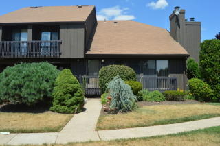 446 Westgate Dr, Edison, NJ 08820-1172