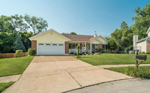 42 Dawnridge Dr, Hazelwood, MO 63042-2673