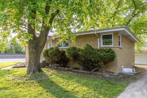104 Marion St, Thornton, IL 60476-1006