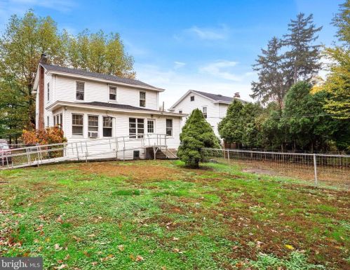 31 Carlton Ave, Trenton, NJ 08618-1418