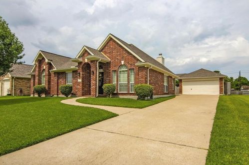 306 King William Dr, Morgans Point TX  77571-4520 exterior