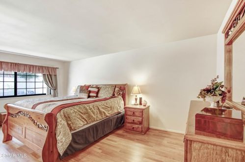 2548 Hawk St, Simi Valley CA 93065-2365 exterior