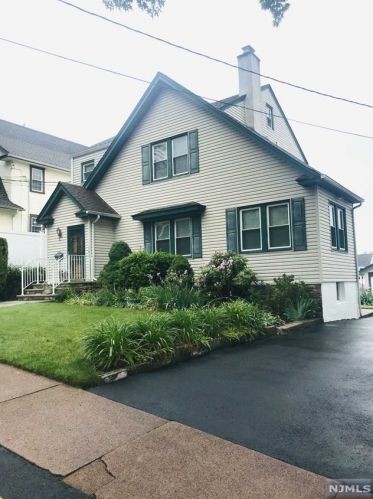 143 Division Ave, Hasbrouck Heights, NJ 07604-1113
