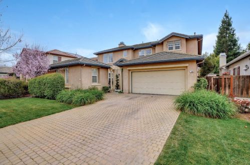 1260 Sunrise Dr, Gilroy, CA 95020-9610