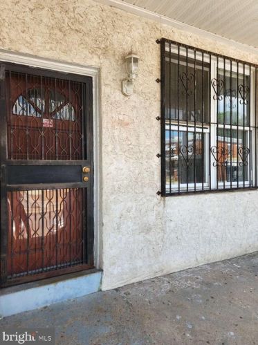 2548 64th St, Philadelphia, PA 19142-3128