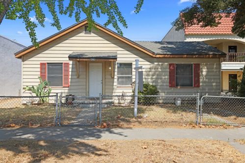 428 12th St, Modesto, CA 95354-2423