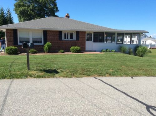 4 Rockwell St, Niantic, CT 06357-3612