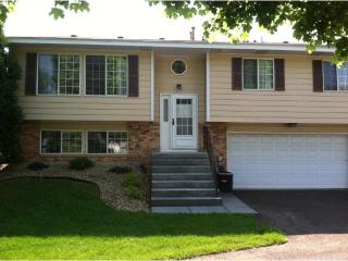 2294 Pond Ave, Saint Paul, MN 55119-5555