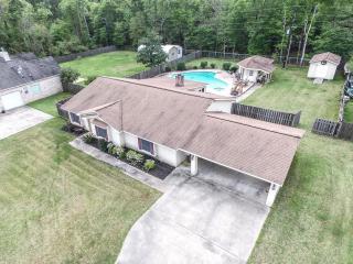 9 Slover Dr, Mont Belvieu, TX 77535