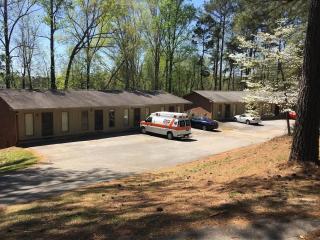 203 Harbor Dr, Seneca SC  29672-2264 exterior