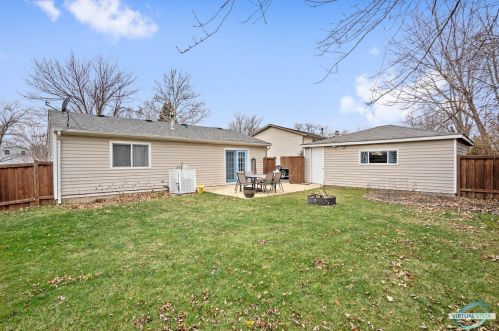 162 Garden Dr, Lemont IL  60440-2616 exterior