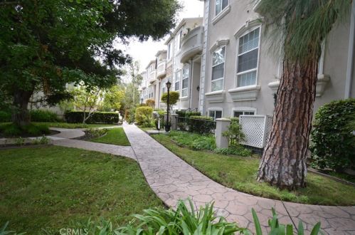 4130 Kling St, Burbank, CA 91505-3300