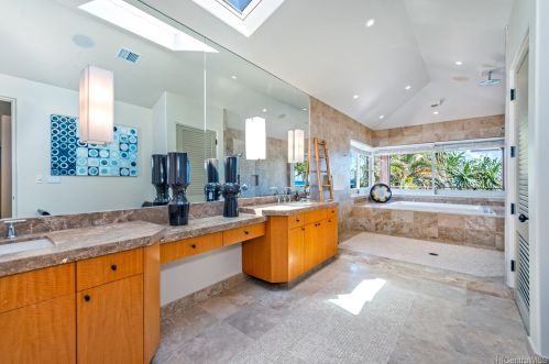 4577 Kahala Ave, Honolulu HI  96816-4926 exterior