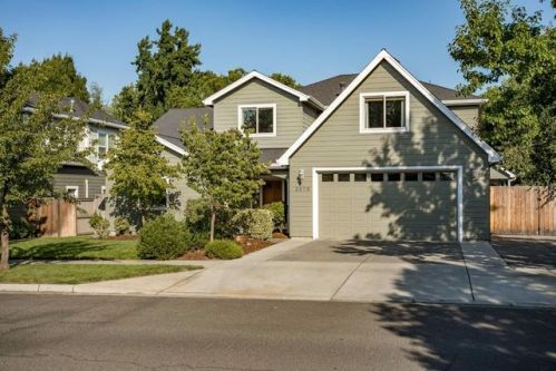 2678 Kerrisdale Ridge Dr, Medford OR  97504-5719 exterior