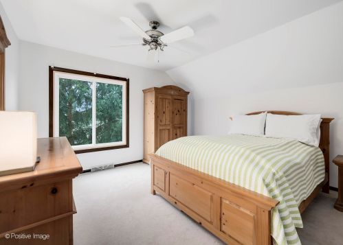 8485 Clynderven Rd, Willowbrook IL  60527-8341 exterior