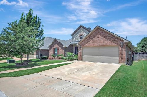 2725 Los Gatos Ln, Fort Worth, TX 76131-2841