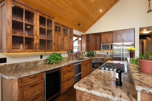12628 Pinnacle Loop, Truckee CA  96161-6926 exterior