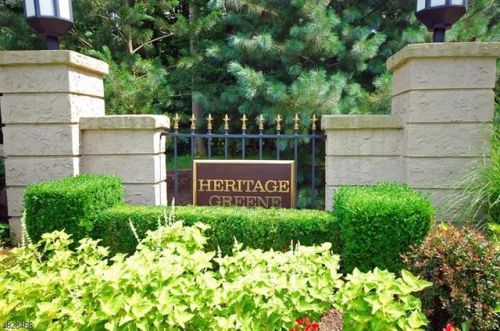 2 Heritage Dr, Chatham Township, NJ 07928-1777